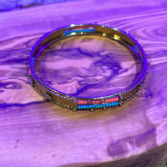 Bracelet with peach and teal beaded design, 3”, Beautiful detail - Picture 4 of 7